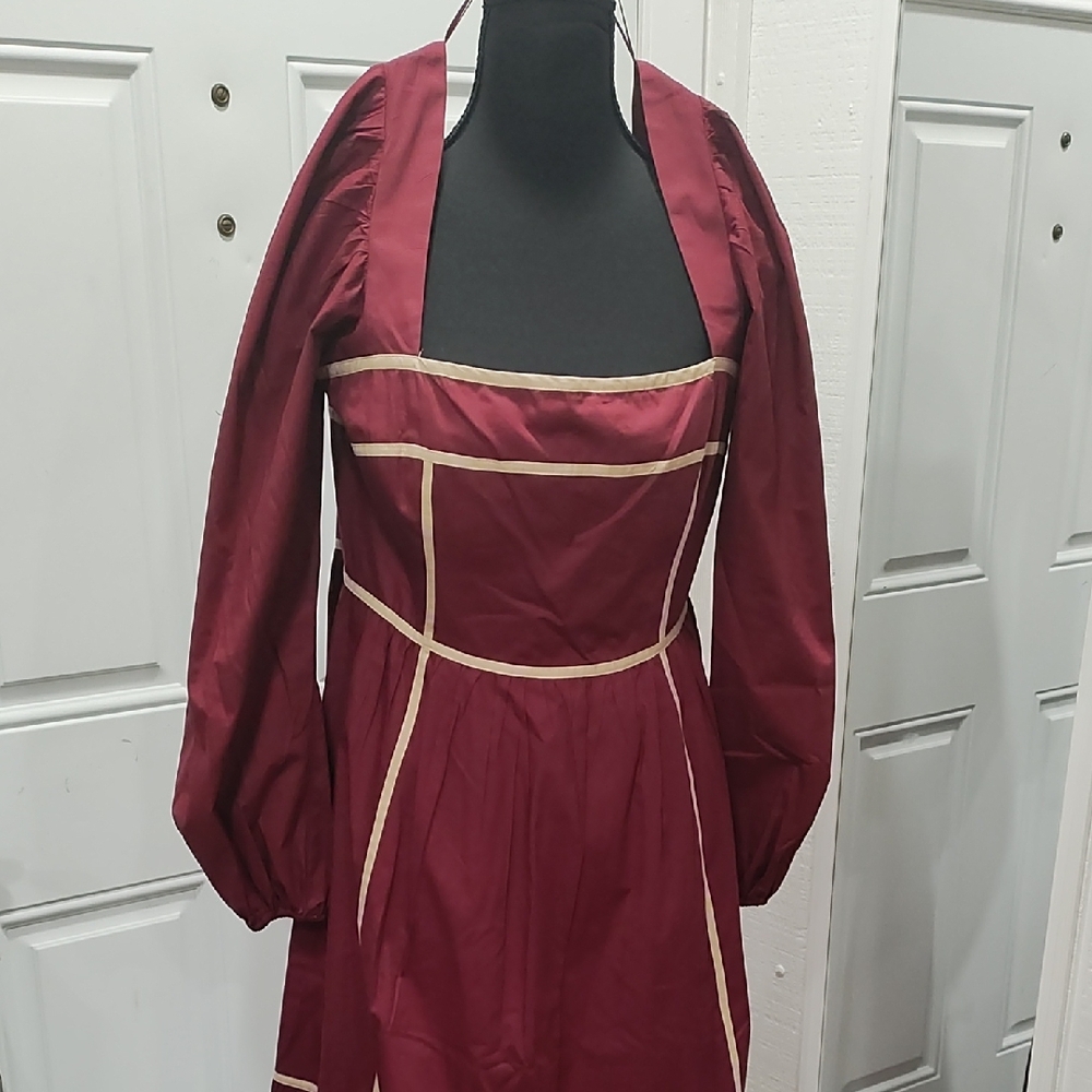 Square-Neck Burgundy Long Sleeve Tiered Dress with Contrast Trim - Picture 2 of 10